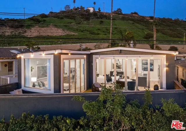 3rd image of 16321 B Pacific Coast, Pacific Palisades, CA 90272 | MLS# 23234247
