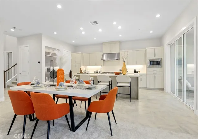 Photo 4 of Single family home for sale at 200 Sierra Madre, Lake Forest, CA 92630 | MLS# AR23063058 | Listing updated on 2024-09-30