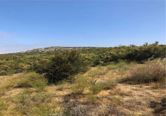 2nd image of 10 Treasure Dr, Hemet, CA 92544 | MLS# SW23122623