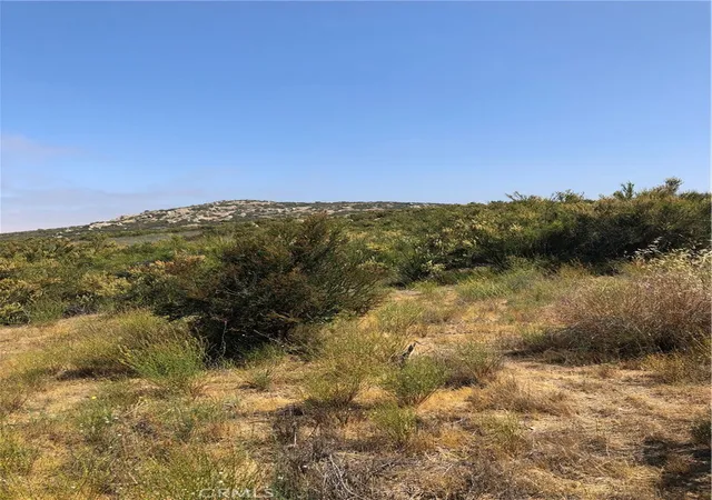 3rd image of 28 Rocky Knoll Rd, Hemet, CA 92544 | MLS# SW23122660