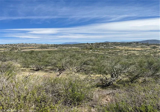 1st image of 57 Madera Dr, Hemet, CA 92544 | MLS# SW23122663