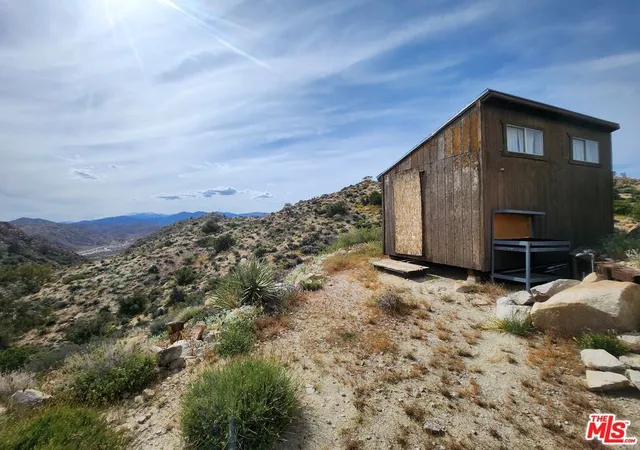 5th image of 20 W Omega Trl, Yucca Valley, CA 92286 | MLS# 23291589