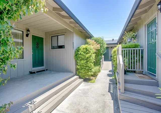 Photo 3 of Single family home for sale at 3000 Crystal Hts Dr, Soquel, CA 95073 | MLS# ML81935500 | Listing updated on 2024-09-30