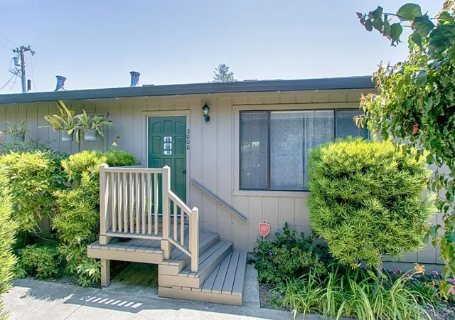 Photo 4 of Single family home for sale at 3000 Crystal Hts Dr, Soquel, CA 95073 | MLS# ML81935500 | Listing updated on 2024-09-30