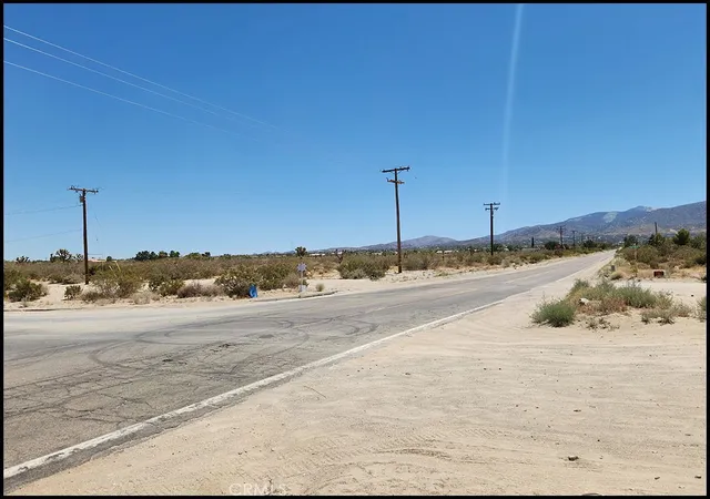 3rd image of 0 Oasis Rd, Pinon Hills, CA 92372 | MLS# HD23145846
