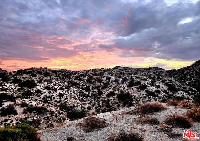 2nd image of 10 W Omega Trl, Yucca Valley, CA 92284 | MLS# 23305221