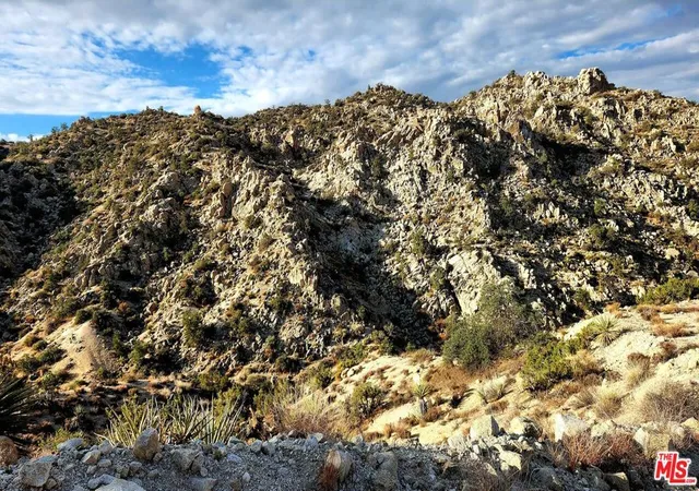 5th image of 10 W Omega Trl, Yucca Valley, CA 92284 | MLS# 23305221