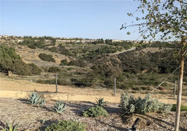 4th image of 26 Coya Trl, Chatsworth, CA 91311 | MLS# SR23172376