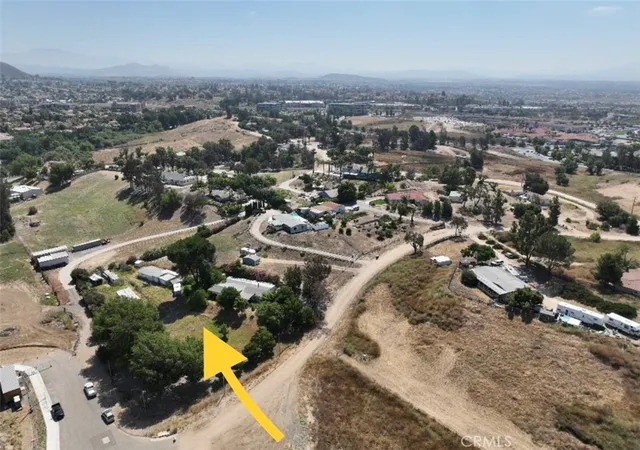 Photo 3 of Manufactured home for sale at 25180 Catalina St, Murrieta, CA 92562 | MLS# SW23193591 | Listing updated on 2026-10-06