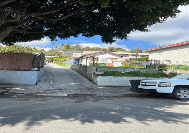 4th image of 5301 Huntington Dr N, Los Angeles, CA 90032 | MLS# DW23193042