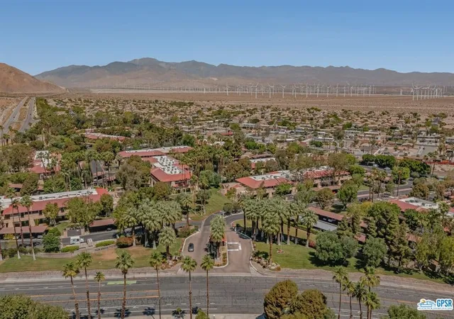 2nd image of 2810 N Arcadia Ct, Palm Springs, CA 92262