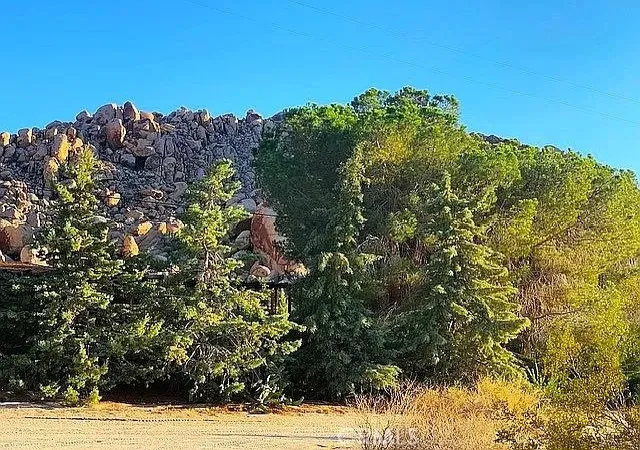 2nd image of 66058 Foothill Dr, Joshua Tree, CA 92252 | MLS# OC23216688