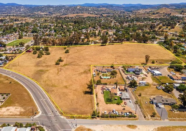 2nd image of 915 9th St, Ramona, CA 92065 | MLS# PTP2400013