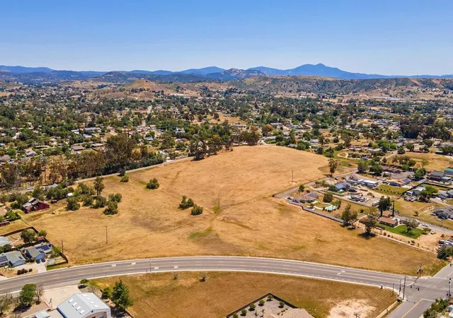 4th image of 915 9Th St, Ramona, CA 92065 | MLS# PTP2400013