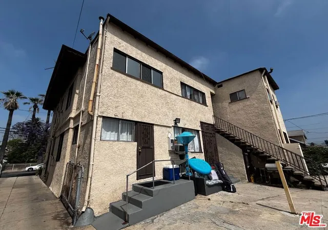 5th image of 1678 Roosevelt Ave, Los Angeles, CA 90006 | MLS# 23321311