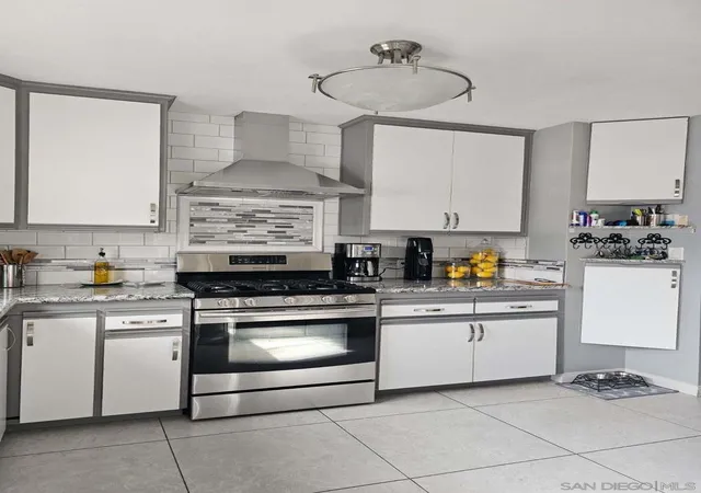 Photo 3 of Sale Pending at 975 89 S Lincoln Ave, El Cajon, CA 92020 | MLS# 240001516SD | Listing updated on 2026-06-12