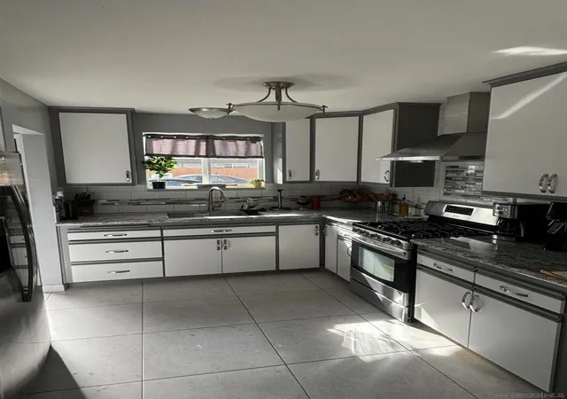 Photo 4 of Sale Pending at 975 89 S Lincoln Ave, El Cajon, CA 92020 | MLS# 240001516SD | Listing updated on 2026-06-12