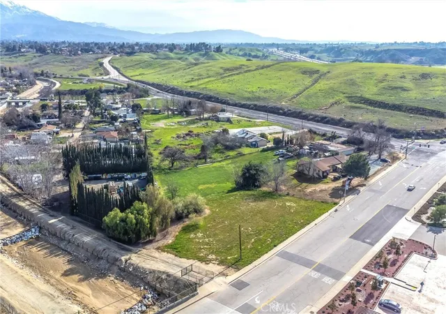 1st image of 12915 14th St, Yucaipa, CA 92399 | MLS# EV24033806