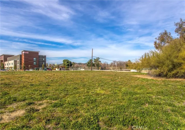 5th image of 12915 14Th St, Yucaipa, CA 92399 | MLS# EV24033806