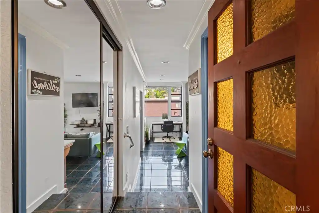 Listing Photo 2 - Condo for sale in 2525 E 19Th St located at 2525 E 19Th St, Signal Hill, CA 90755 - Unit #24