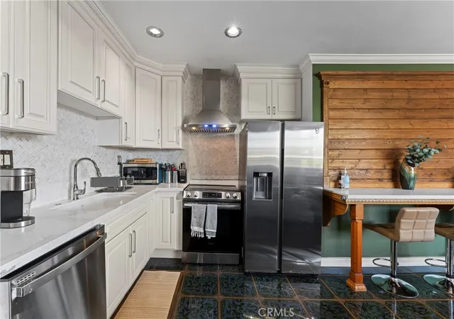 Photo 3 of Condo for sale at 2525 E 19Th St #24, Signal Hill, CA 90755 | MLS# SR24043936 | Listing updated on 2026-07-09