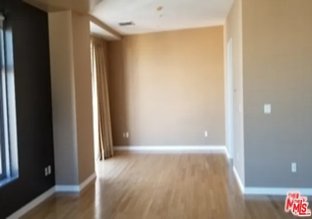 2nd image of 801 S Grand Ave, Los Angeles, CA 90017