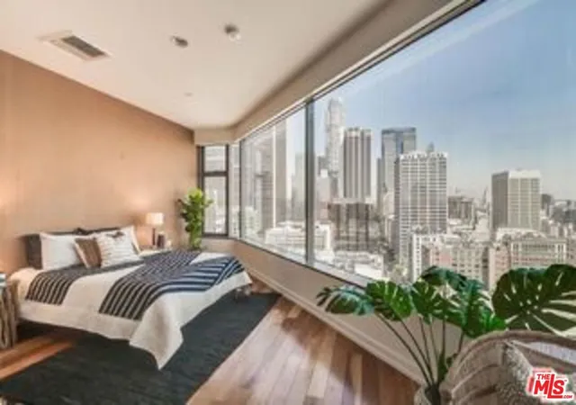 1st image of 801 S Grand Ave #2107, Los Angeles, CA 90017 | MLS# 24373191