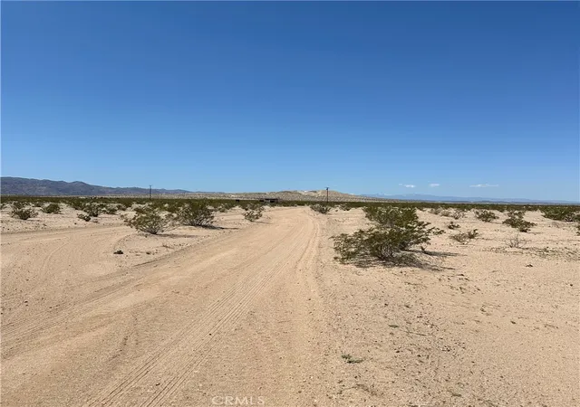 4th image of 1142 Samarkand Dr, Twentynine Palms, CA 92277 | MLS# JT24055235