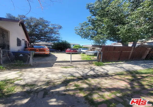 2nd image of 8019 Towne Avenue, Los Angeles, CA 90003 | MLS# 24378471