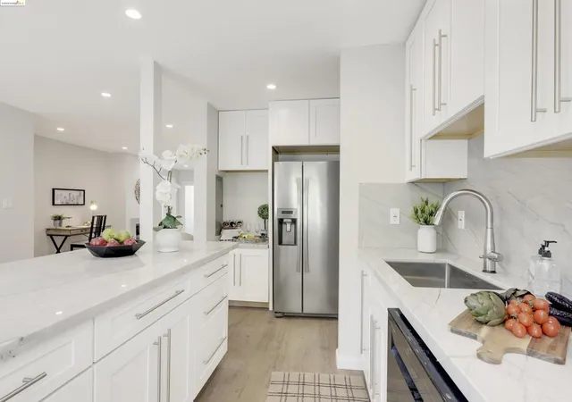 4th image of 155 Pearl St, Oakland, CA 94611