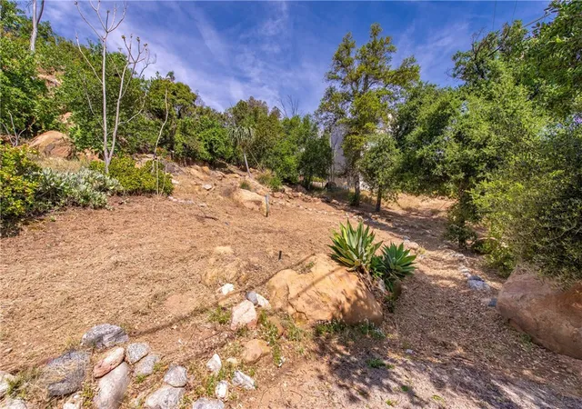 2nd image of 8657 Valley Circle Blvd, West Hills, CA 91304 | MLS# SR24081879