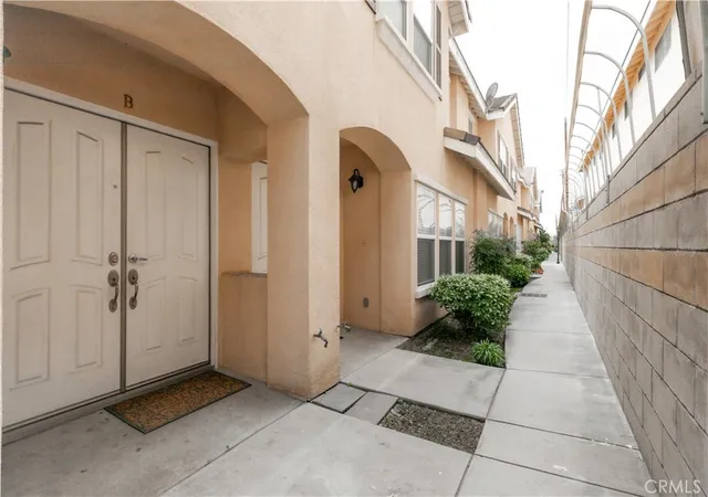 Photo 2 of Condo for sale at 5241 Rosemead Blvd #B, San Gabriel, CA 91776 | MLS# WS24085547 | Listing updated on 2025-03-31