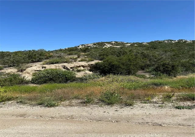 3rd image of 66 Rocky Knoll Rd, Hemet, CA 92544 | MLS# SW24088398