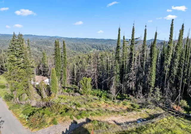 3rd image of 1410 Pinecrest Dr, Boulder Creek, CA 95006 | MLS# ML81963792