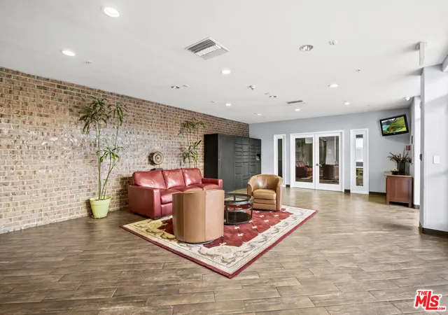 Homes for sale in Los Angeles, CA | 3740 Santa Rosalia Drive, Los Angeles, CA 90008 | Houzeo