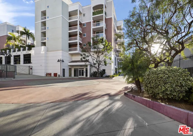 Homes for sale in Los Angeles, CA | 3740 Santa Rosalia Drive, Los Angeles, CA 90008 | Houzeo