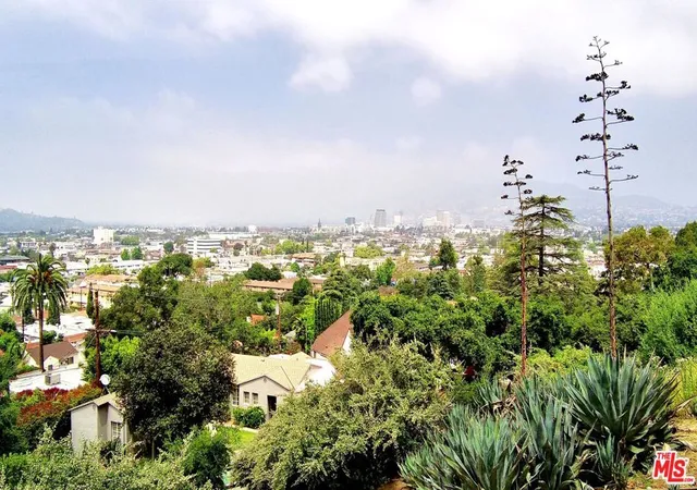 3rd image of 634 E Cypress St, Glendale, CA 91205 | MLS# 24390731