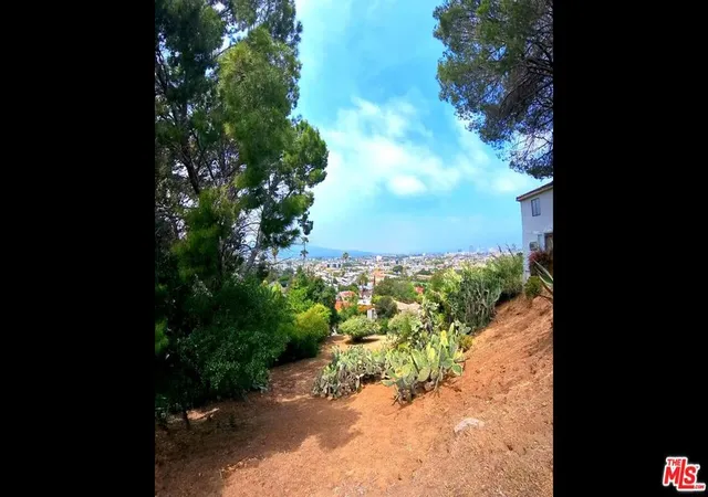 4th image of 634 E Cypress St, Glendale, CA 91205 | MLS# 24390731
