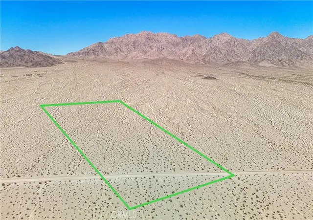 2nd image of 592 Ironage Rd, Twentynine Palms, CA 92277 | MLS# JT24109700