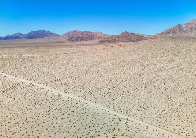41st image of 592 Ironage Rd, Twentynine Palms, CA 92277 | MLS# JT24109700