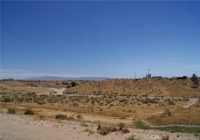 3rd image of 0 984 Acres Green Tree Blvd, Victorville, CA 92392 | MLS# HD24113377