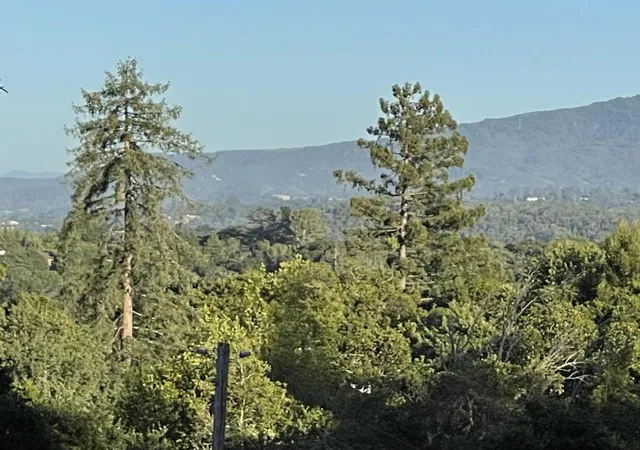3rd image of 221 Highland Ter, Woodside, CA 94062 | MLS# ML81968553