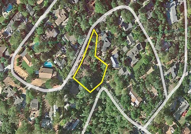4th image of 221 Highland Ter, Woodside, CA 94062 | MLS# ML81968553