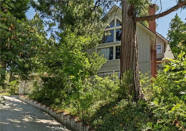 Photo 3 of Sale Pending at 329 Grass Valley Rd, Lake Arrowhead, CA 92352 | MLS# RW24123172 | Listing updated on 2026-08-04