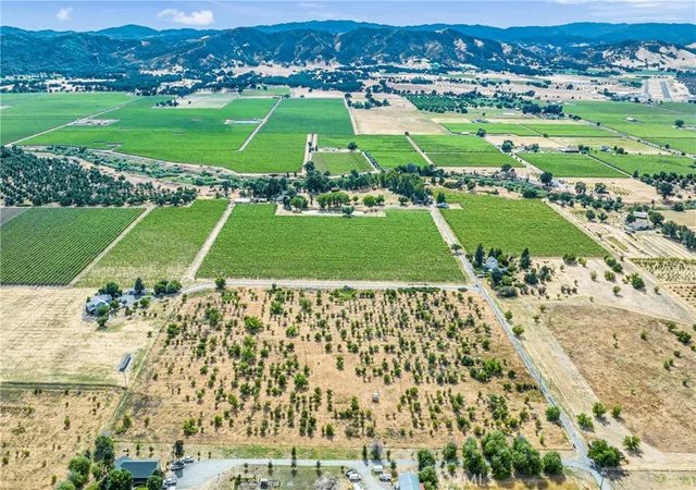 1st image of 2145 Smith Ln, Kelseyville, CA 95451 | MLS# LC24124633