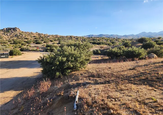 1st image of 7 Ac Oak Dr, Pioneertown, CA 92268 | MLS# HD24131813