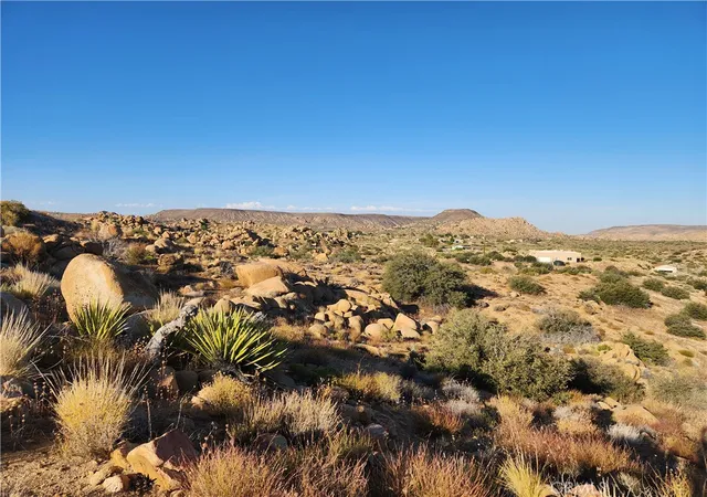 2nd image of 7 Ac Oak Dr, Pioneertown, CA 92268 | MLS# HD24131813