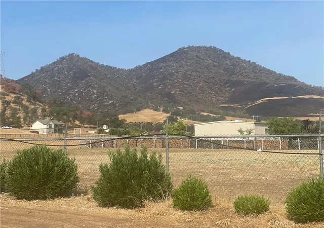 Photo 3 of Single family home for sale at 6009 Elwood Rd, Sanger, CA 93657 | MLS# SB24142727 | Listing updated on 2026-05-13