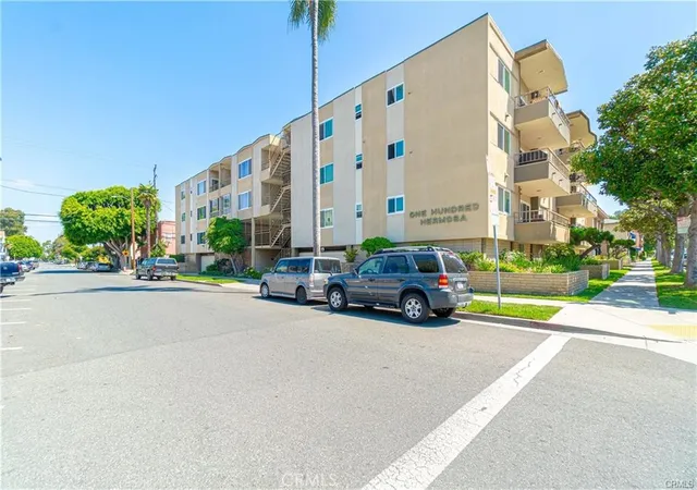 Condominium at 100 Hermosa Ave #3F, Long Beach, CA 90802 | MLS# PW24143643 | | Sold on 2024-10-29