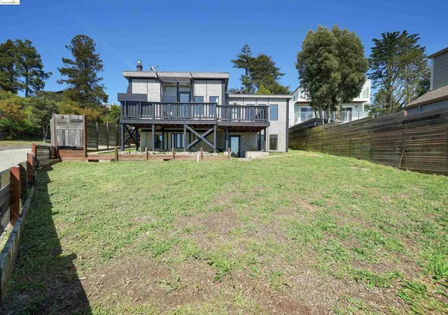 Photo 3 of Sale Pending at 921 Clark Pl, El Cerrito, CA 94530 | MLS# 41066840 | Listing updated on 2026-06-19